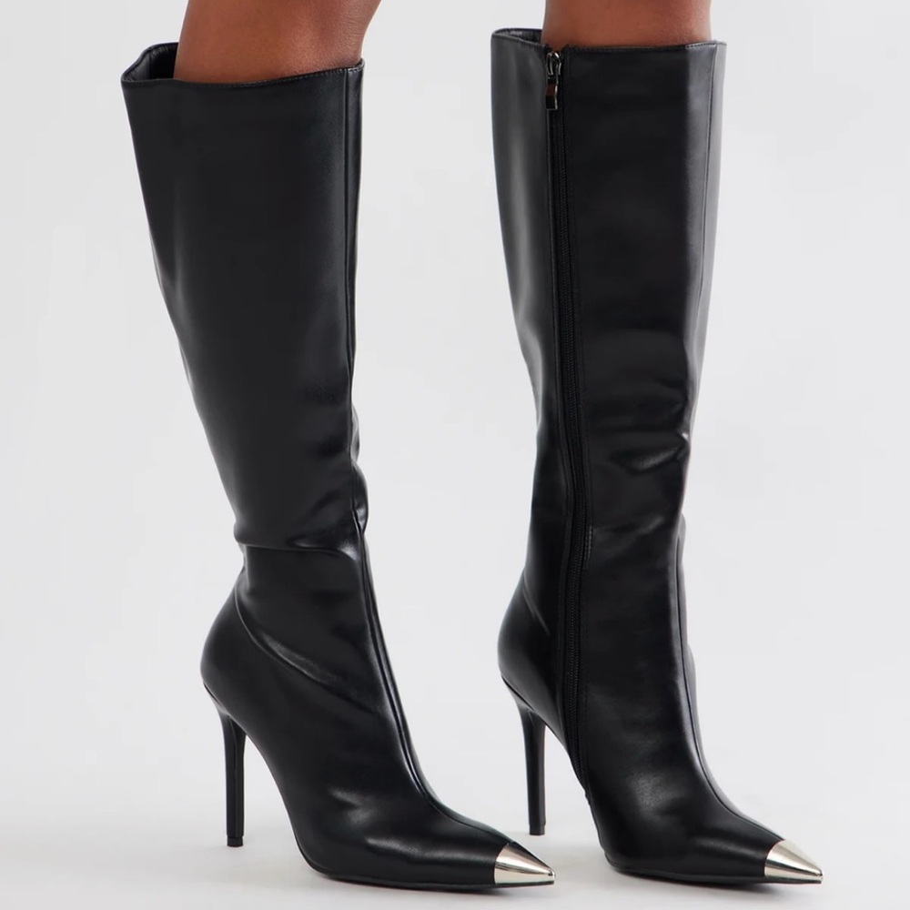FASHIONNOVA
Siren Stiletto Knee High Boots